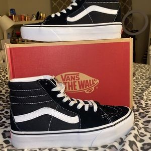 NWT Vans Platform Sk8 Hi in Black and White
